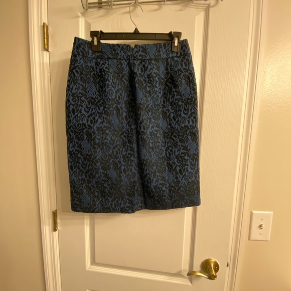 Ann Taylor Skirt Size 6 blue and black - Picture 2 of 4